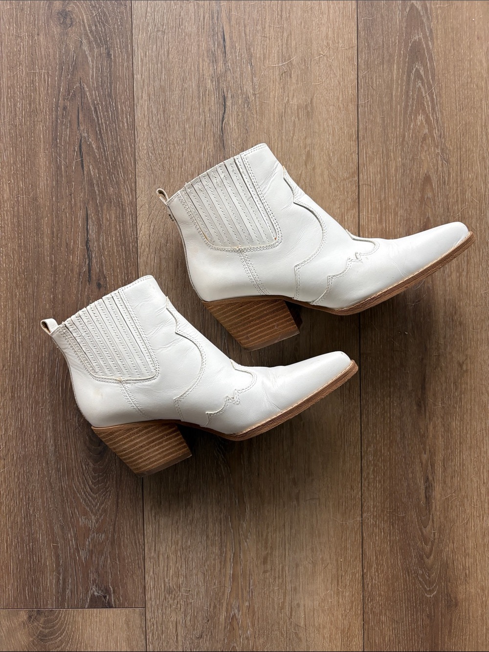 Sam Edelman White Leather Pointed Western Ankle Booties